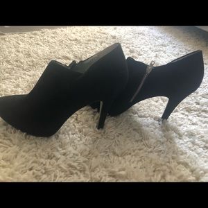 Jessica Simpson Hampton Slim Heel Booties